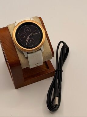 Garmin Vivoactive 3, Very Good, Tested,  White/Gold Rare color, Charger Included
